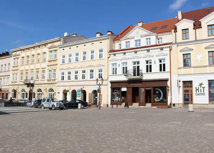 Rynek 24 *